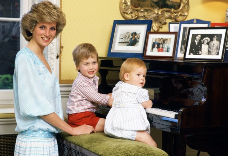 Lady Di alături de cei doi fii ai săi